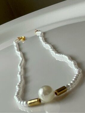 Classic Pearl Bead Necklace with Gold Accents - White